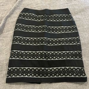Beautiful White House Black Market skirt